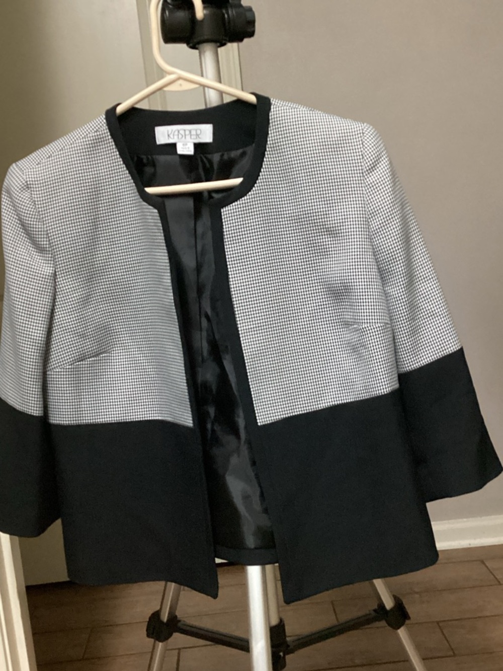 Kasper Black and White Patterned Open-Front Blazer